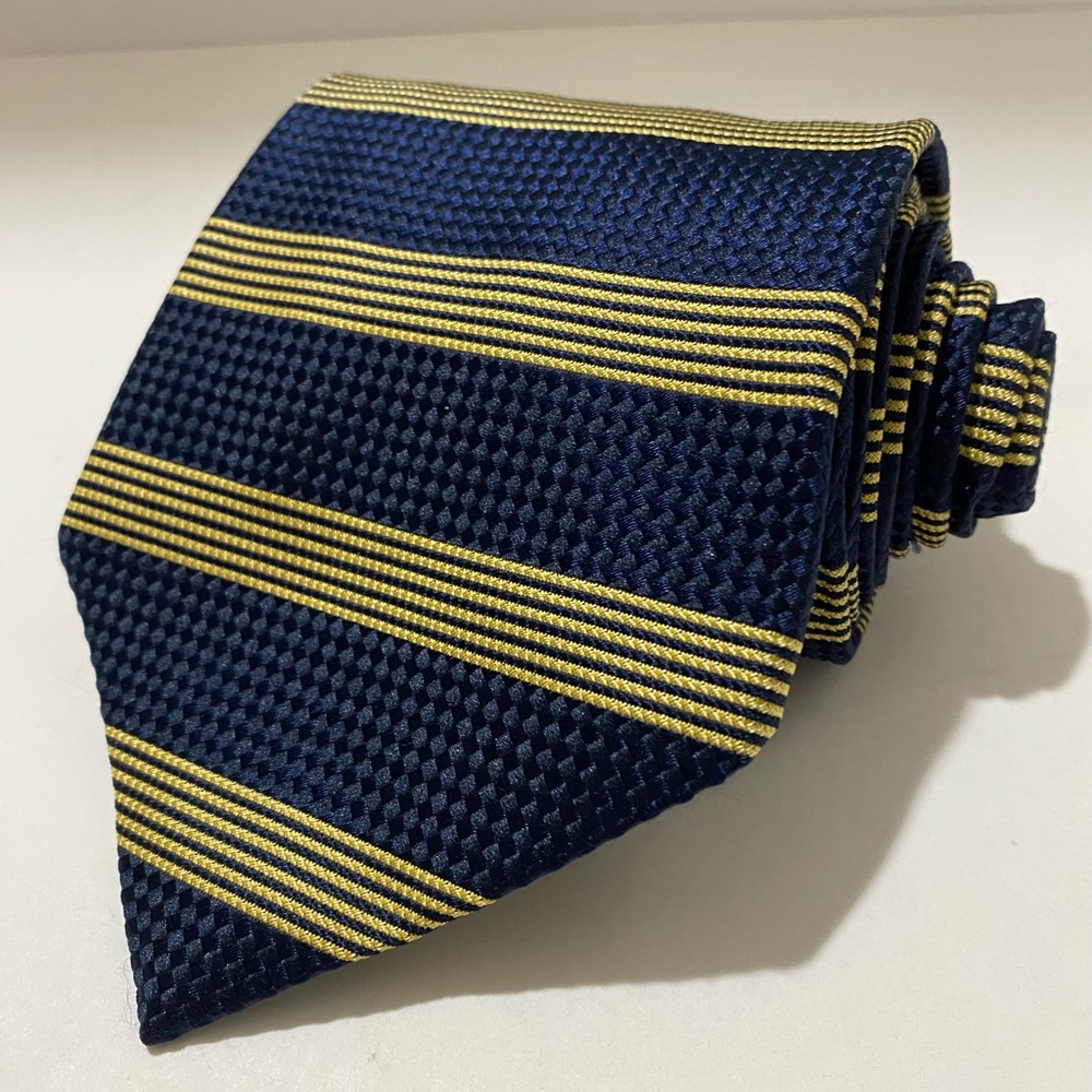 Paul Fredrick 100% Italian Silk Tie Navy Blue Gold Horizontal Stripes USA